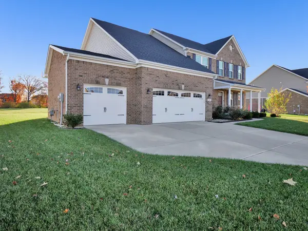 1811 Windborne LN, Greenwood, IN 46143