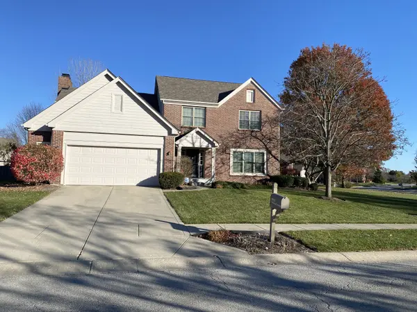 10901 Yorktown XING, Carmel, IN 46032