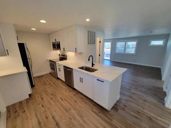 10624 N Park AVE, Carmel, IN 46280