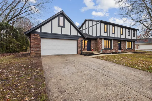 385 S Windmill TRL, Greenwood, IN 46142