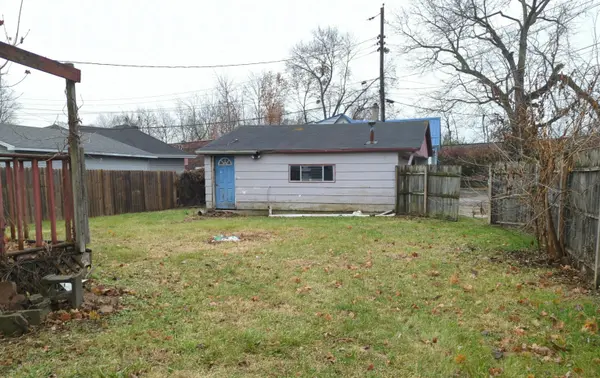 221 W 11th ST, Connersville, IN 47331