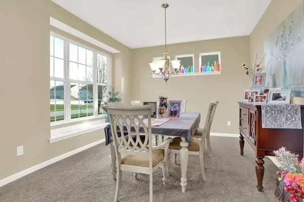 1646 Oakvista DR, Greenwood, IN 46143