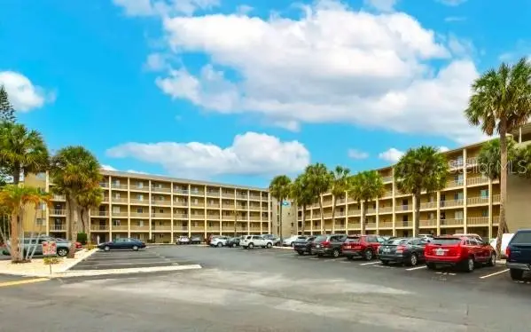 3753 LAKE BAYSHORE DR #305, Bradenton, FL 34205