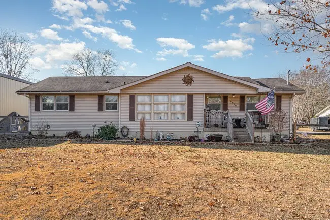 1010 Mooreland St #NE, Belfast, TN 37019