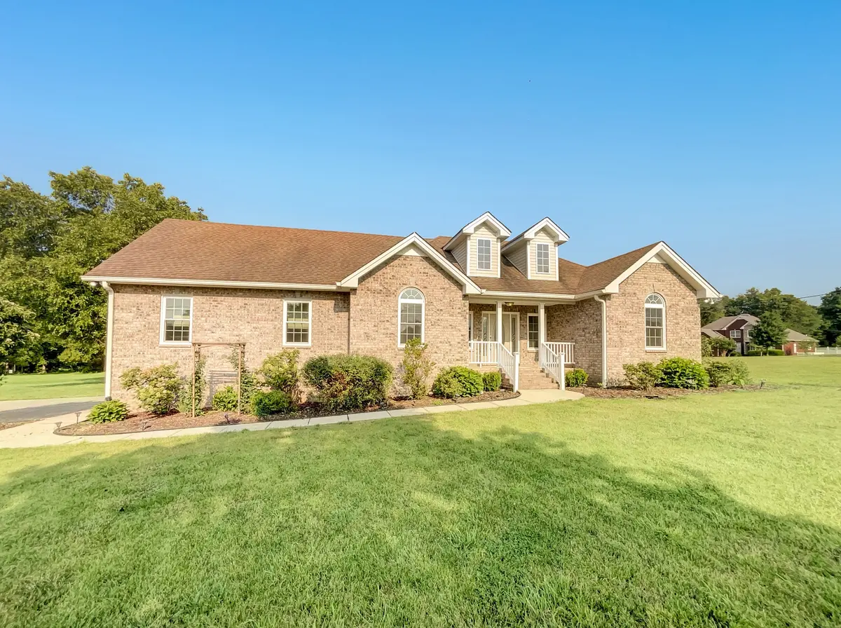 1051 Emerald Way, Castalian Springs, TN 37031