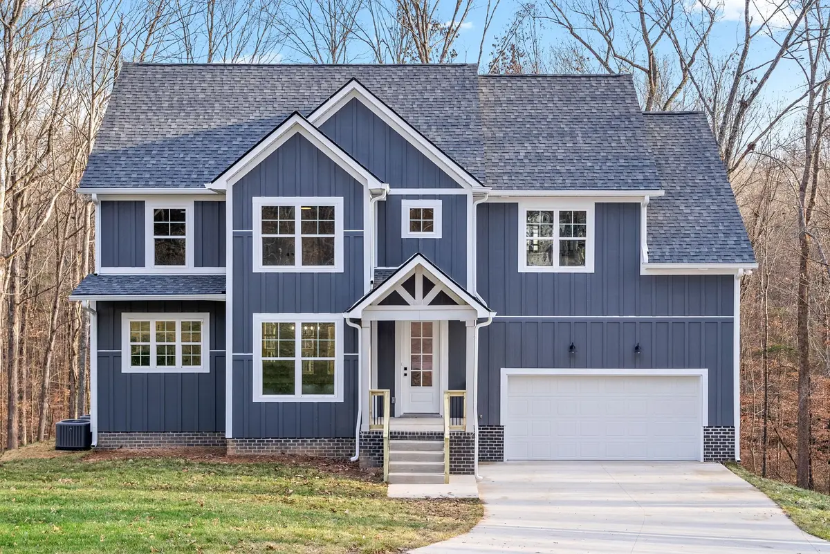 2093 Ferry Rd, Clarksville, TN 37040
