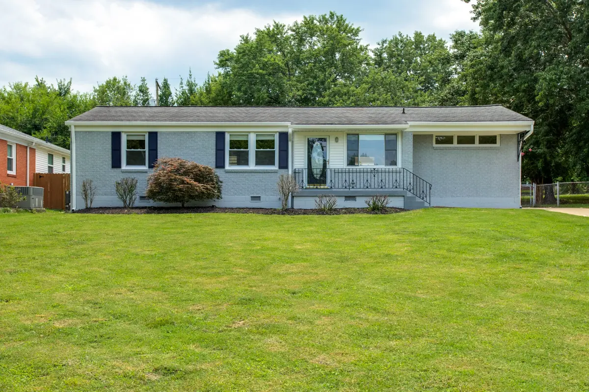 220 Graeme Dr, Nashville, TN 37214