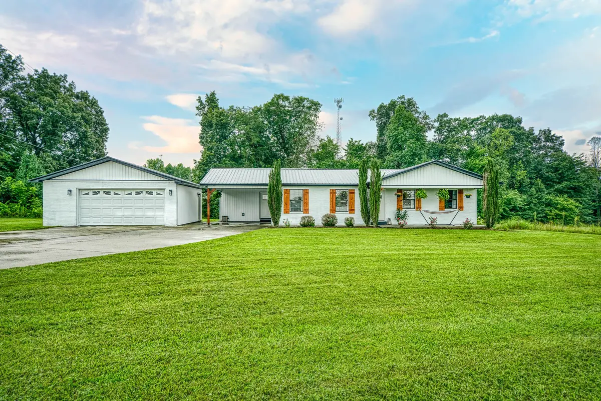 2021 Martha Washington Rd, Clarkrange, TN 38553