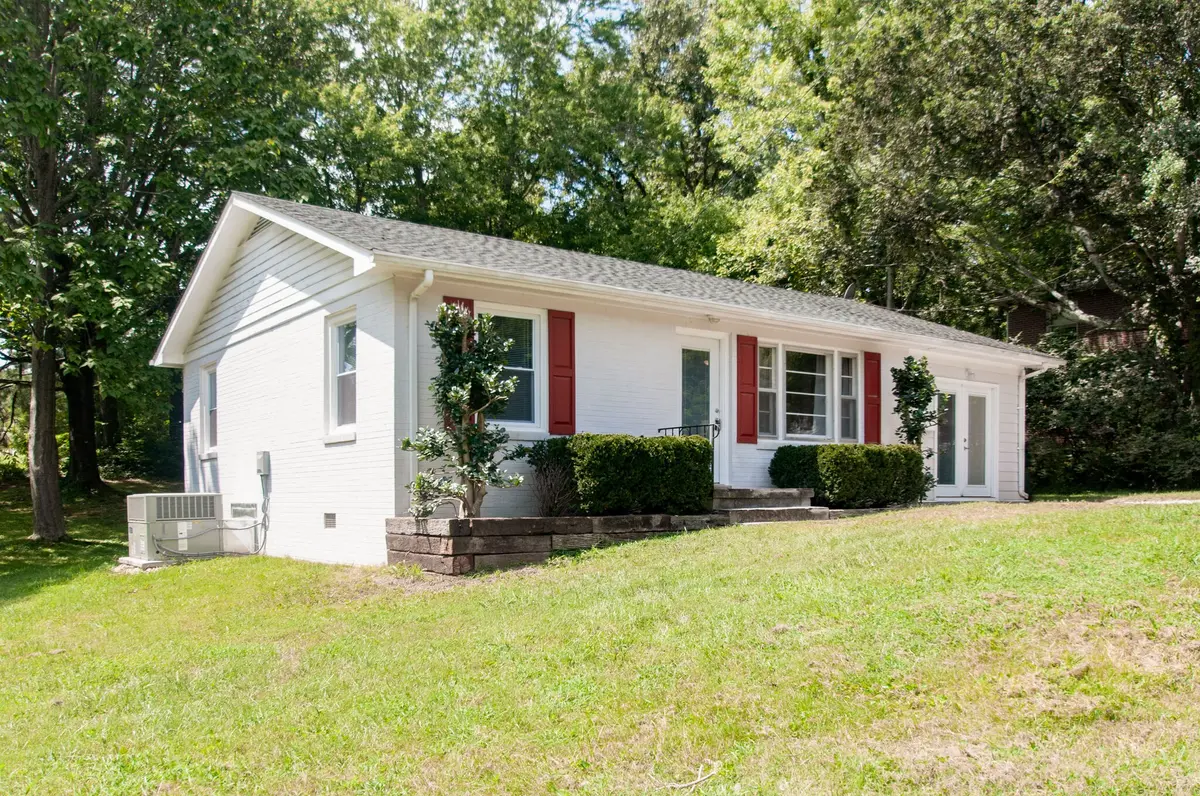 314 W Chestnut St #W, Dickson, TN 37055