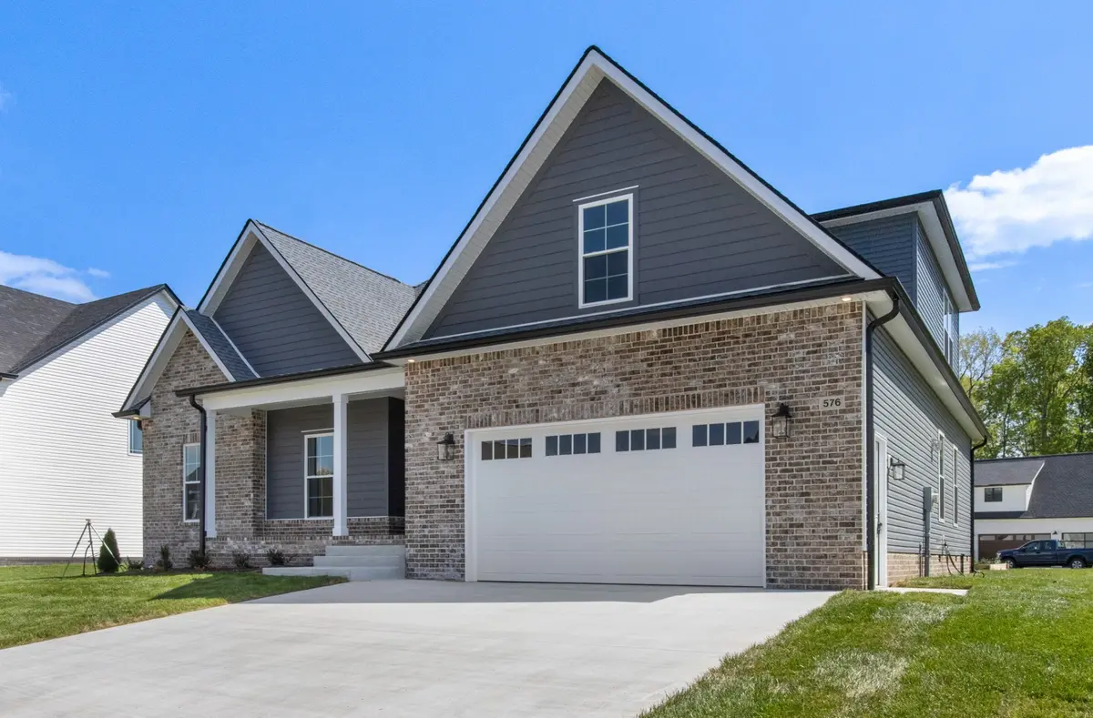 576 Bowden Dr, Clarksville, TN 37043