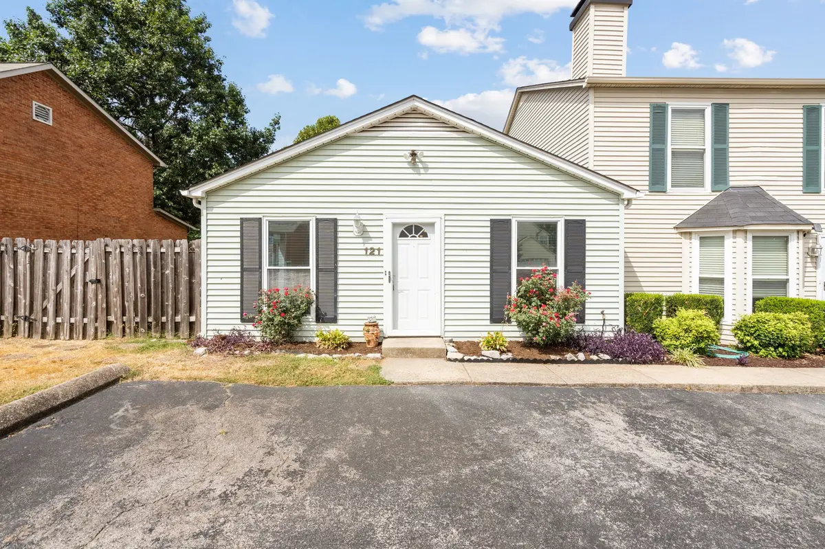 121 Stokes Dr, Smyrna, TN 37167