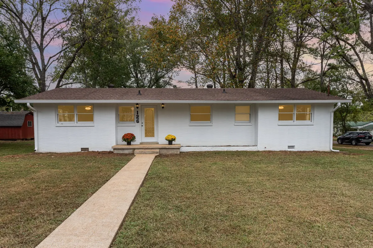 126 SE Forrest Ln, Chapel Hill, TN 37034