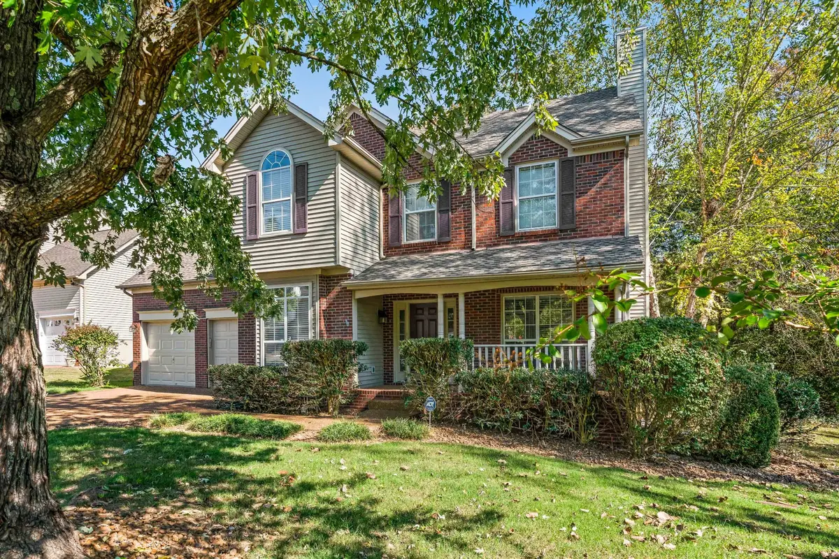 2562 Edinburgh St, Old Hickory, TN 37138