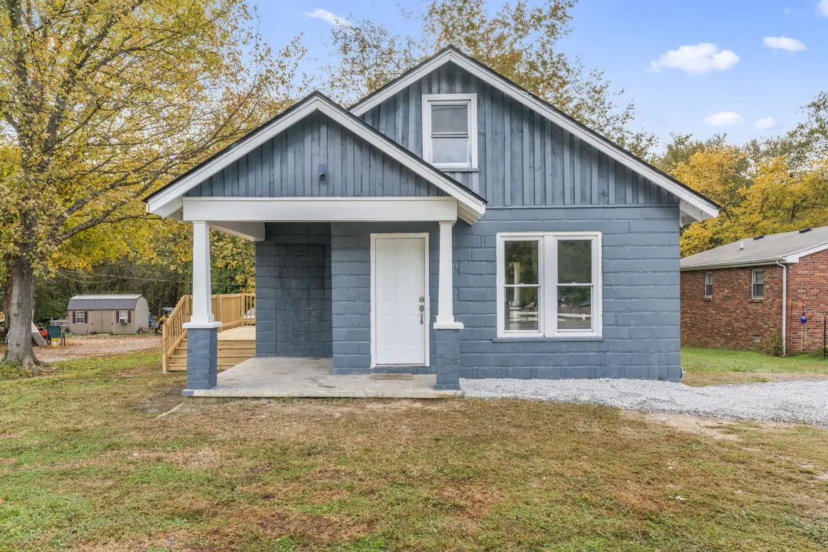 1016 5th Ave #W, Springfield, TN 37172