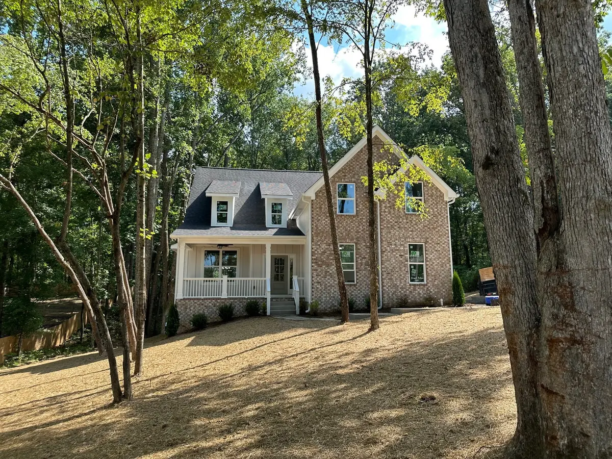 110 Brook Hollow Ct, Bon Aqua, TN 37025