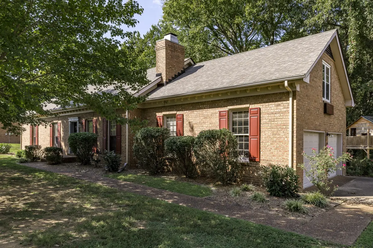 207 Connie Dr, Hendersonville, TN 37075