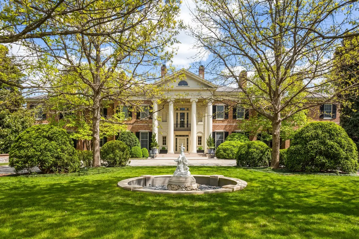 1304 Chickering Rd, Nashville, TN 37215