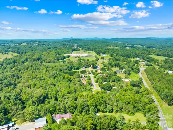 184 Hillsdale LN, Taylorsville, NC 28681