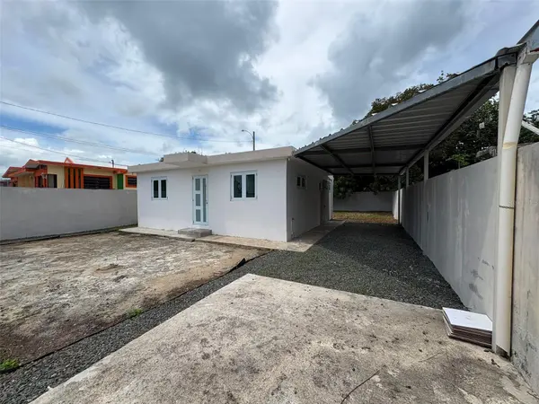 386 HEBREOS, Loiza, PR 00772