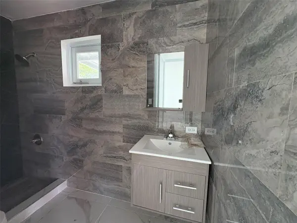 386 HEBREOS, Loiza, PR 00772