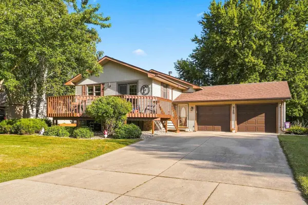 915 Church ST, Jesup, IA 50648