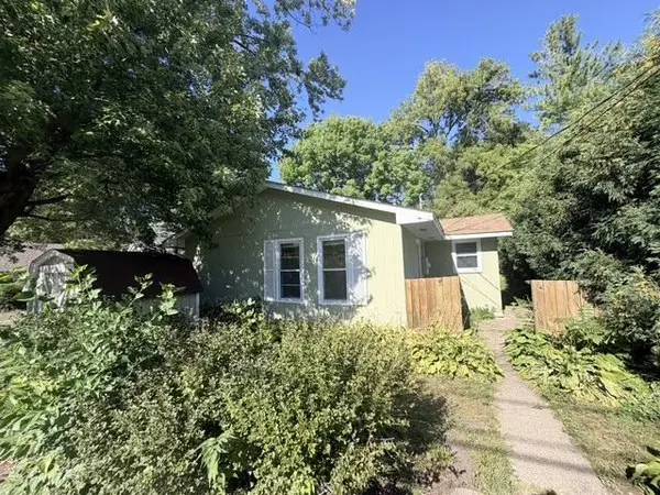 168 Peninsula RD, Medicine Lake, MN 55441