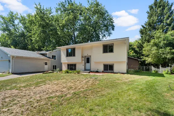 10560 Unity ST NW, Coon Rapids, MN 55433