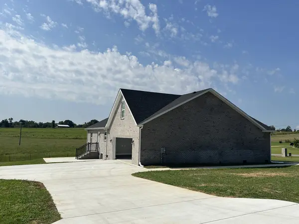 3 Browning Dr, Fayetteville, TN 37334