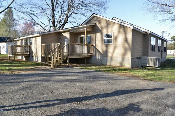 411 W Jackson Avenue, Spring City, TN 37381
