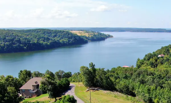 27 River Trace Drive, Dover, TN 37058