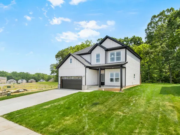 954 Alton Dr, Clarksville, TN 37043