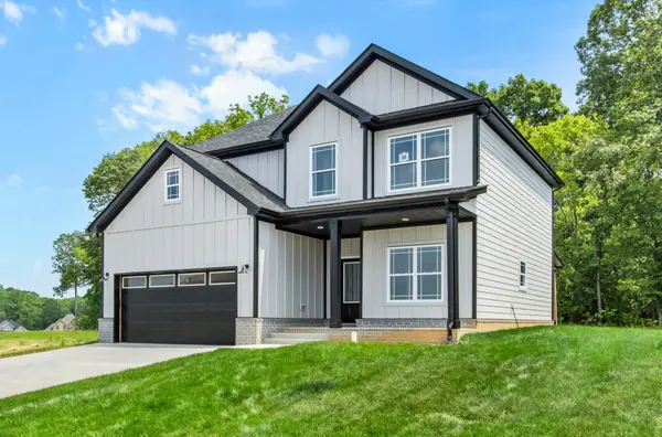 954 Alton Dr, Clarksville, TN 37043