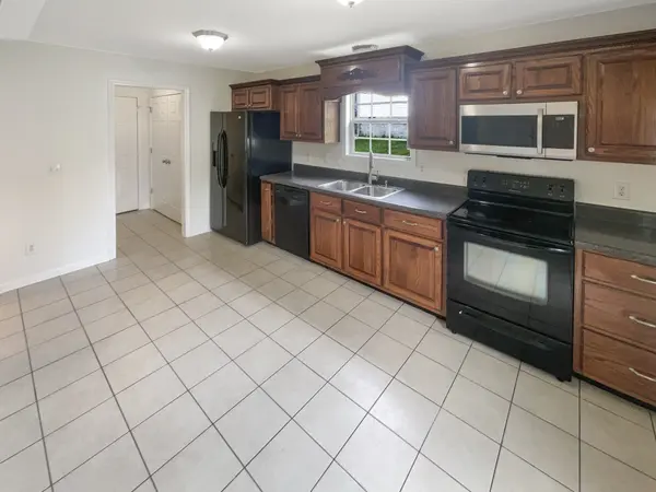 1909 Sheffield Ln, Columbia, TN 38401