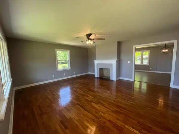 702 N Main St, Mount Pleasant, TN 38474