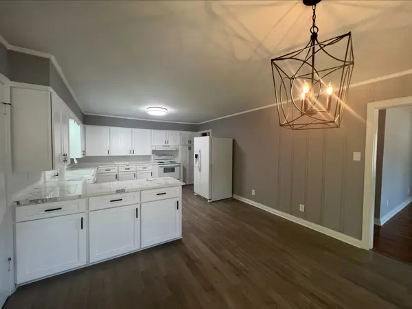 702 N Main St, Mount Pleasant, TN 38474