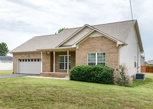 1647 London Dr, Columbia, TN 38401
