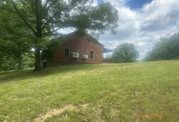 125 Tow Dr, Waverly, TN 37185