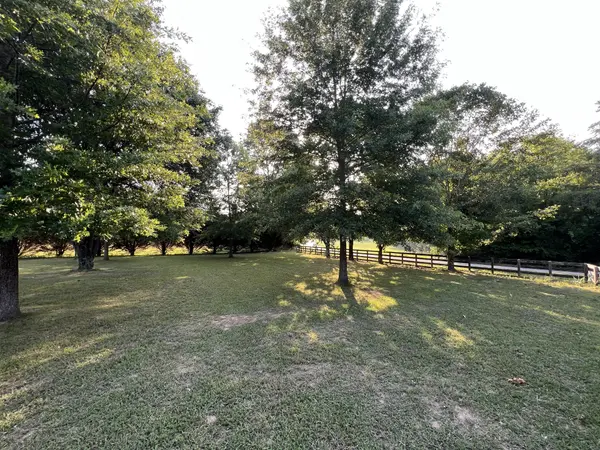 2453 Mobley Ridge Road, Duck River, TN 38454