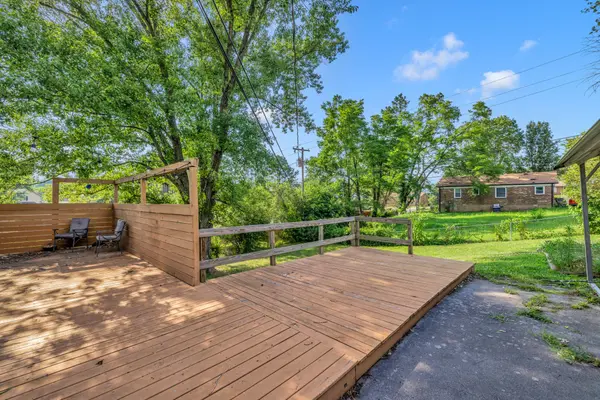 106 Cross Valley Dr, Columbia, TN 38401