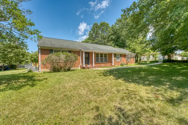 913 Azalea Dr, Columbia, TN 38401