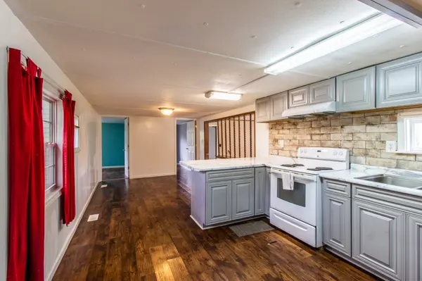 636 Parrish Ln, Mc Ewen, TN 37101