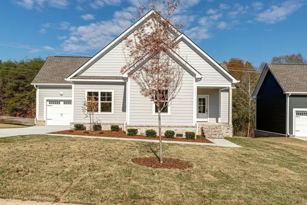 1027 Sycamore Ridge East, Burns, TN 37029
