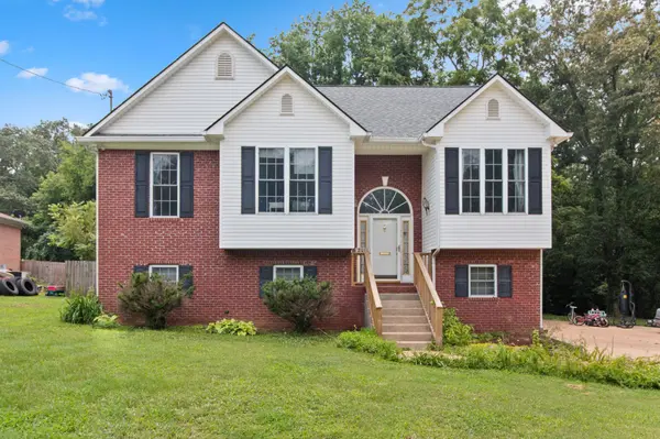 2011 Gettysburg Ln, Columbia, TN 38401