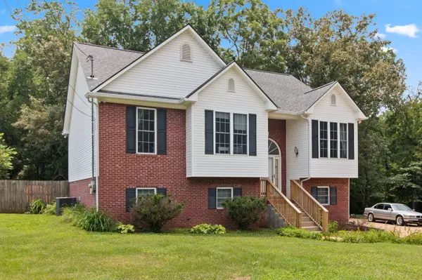 2011 Gettysburg Ln, Columbia, TN 38401