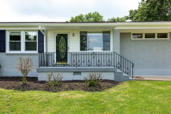 220 Graeme Dr, Nashville, TN 37214