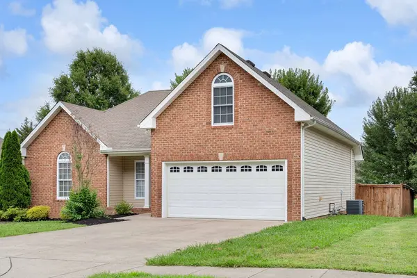 165 Foxrun, Springfield, TN 37172