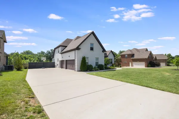 591 Jim Cedar Dr, Murfreesboro, TN 37128