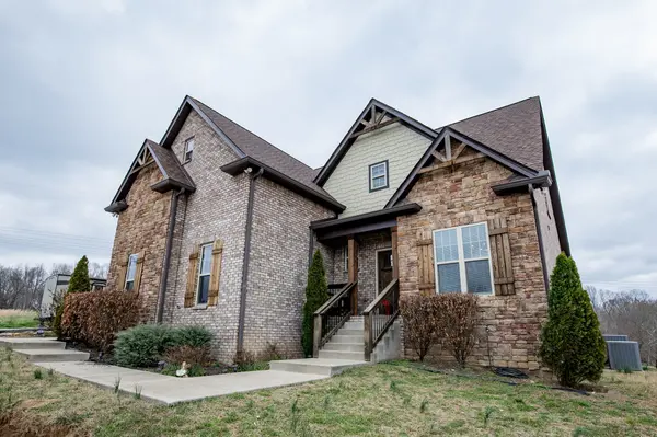 2645 Lights Chapel Rd, Greenbrier, TN 37073