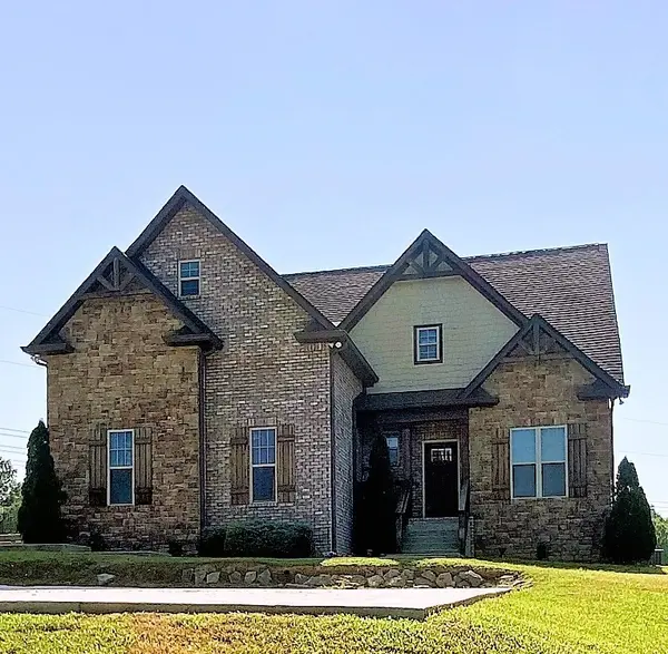2645 Lights Chapel Rd, Greenbrier, TN 37073