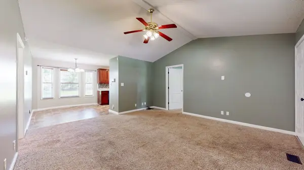 2817 Nat Hoosier Ln, Clarksville, TN 37040